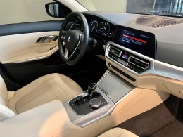 BMW - 320I - 2020/2021 - Cinza - R$ 213.900,00